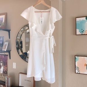 Beautiful white minidress, perfect for engagement party!